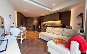 Luxury Apartment Steps From Battersea Power St And Close To Victoria & Chelsea