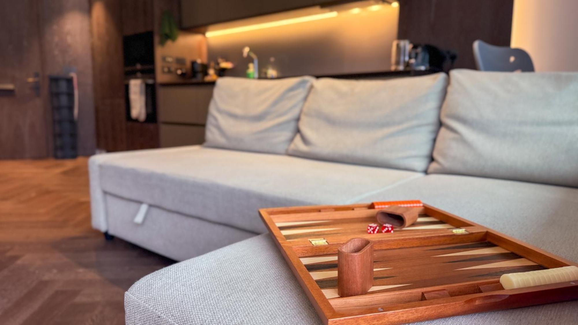Luxury Apartment Steps From Battersea Power St And Close To Victoria & Chelsea London Exterior photo