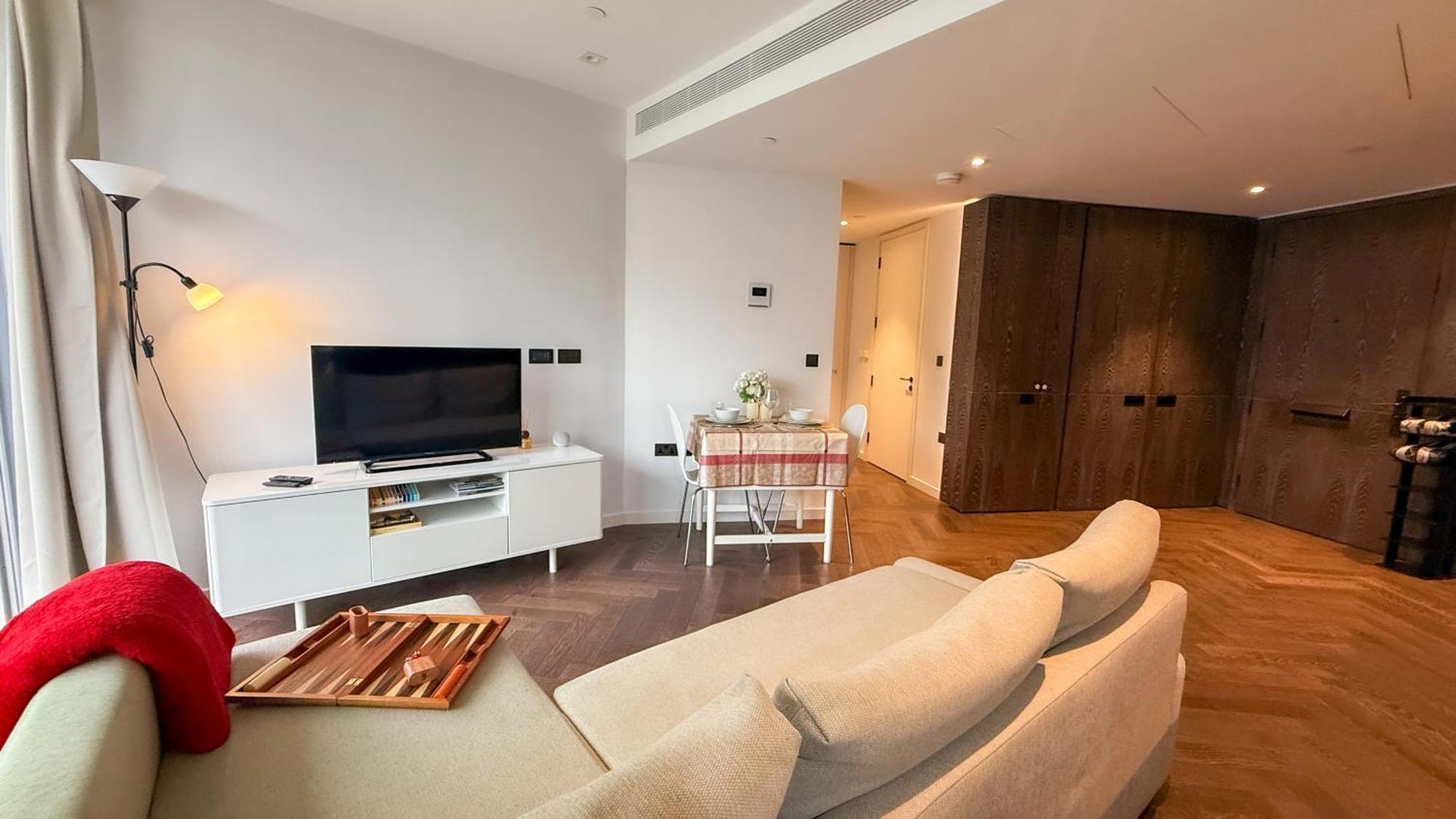Luxury Apartment Steps From Battersea Power St And Close To Victoria & Chelsea London Exterior photo